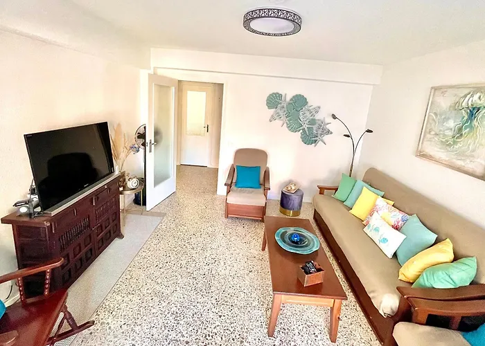 Cozy With View Apartment *